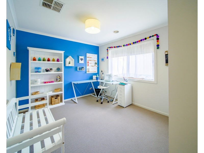 18 Melinda Street, California Gully VIC 3556