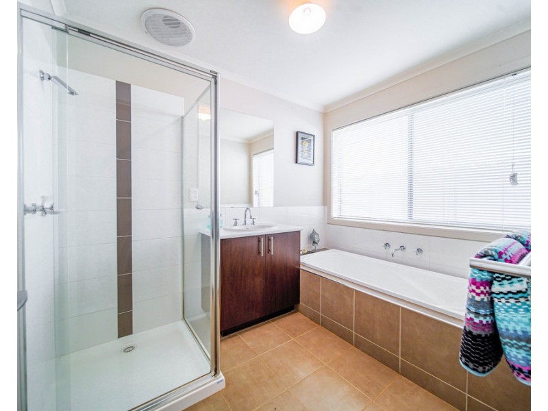 18 Melinda Street, California Gully VIC 3556