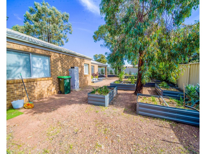 18 Melinda Street, California Gully VIC 3556