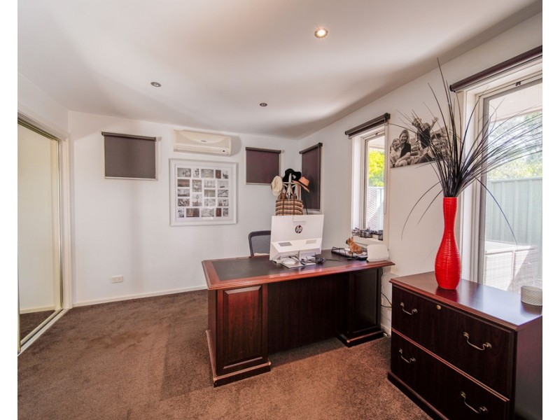 25 Symes Street, Kangaroo Flat VIC 3555