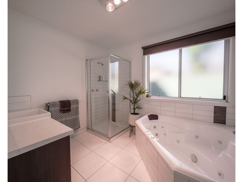 25 Symes Street, Kangaroo Flat VIC 3555