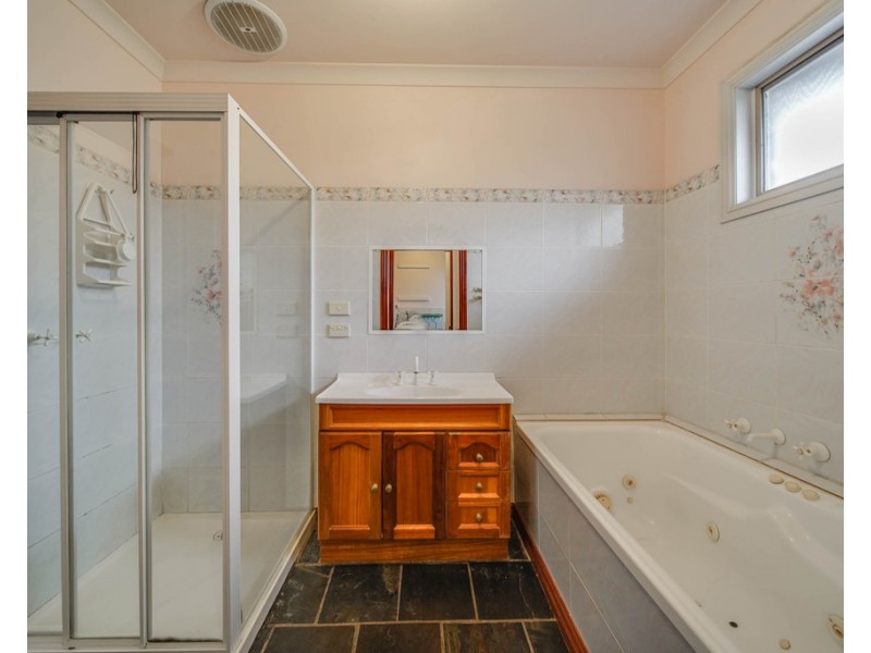 3 Wilton Court, Golden Square VIC 3555