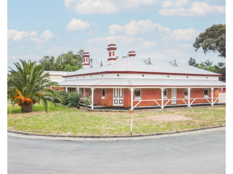 63 Whewell Street, Neilborough VIC 3570