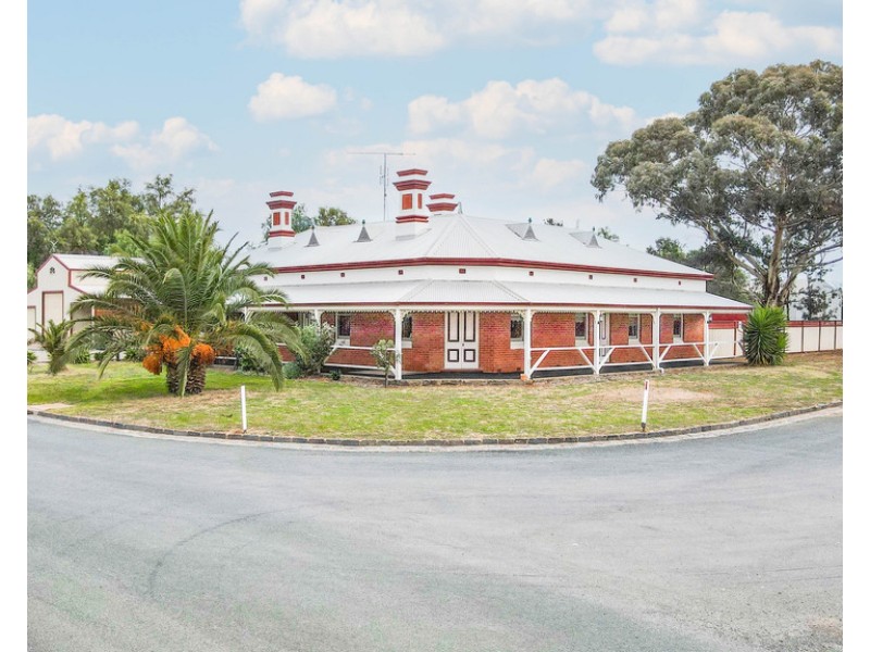 63 Whewell Street, Neilborough VIC 3570