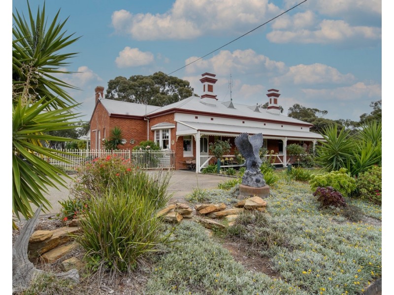 63 Whewell Street, Neilborough VIC 3570