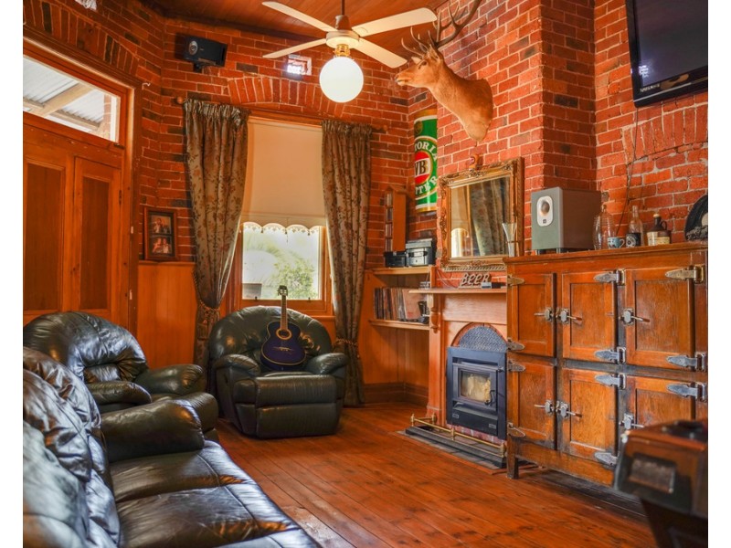 63 Whewell Street, Neilborough VIC 3570