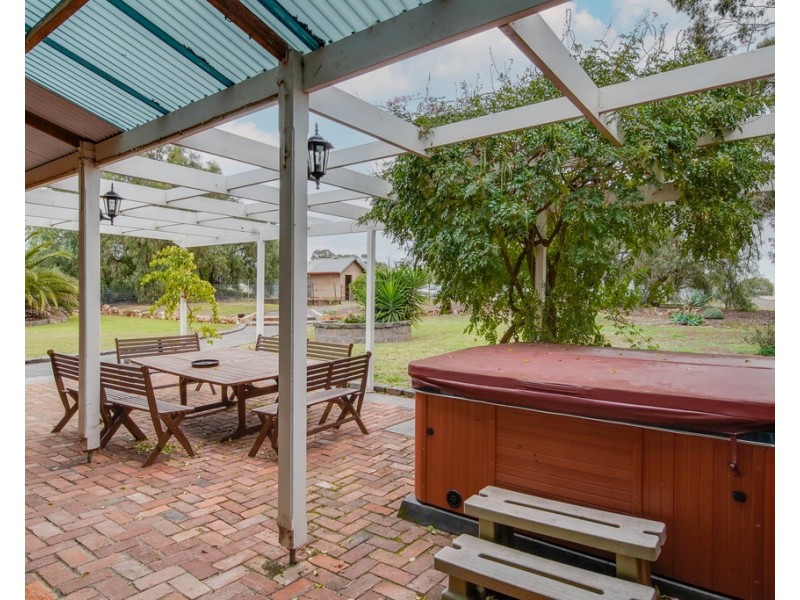 63 Whewell Street, Neilborough VIC 3570