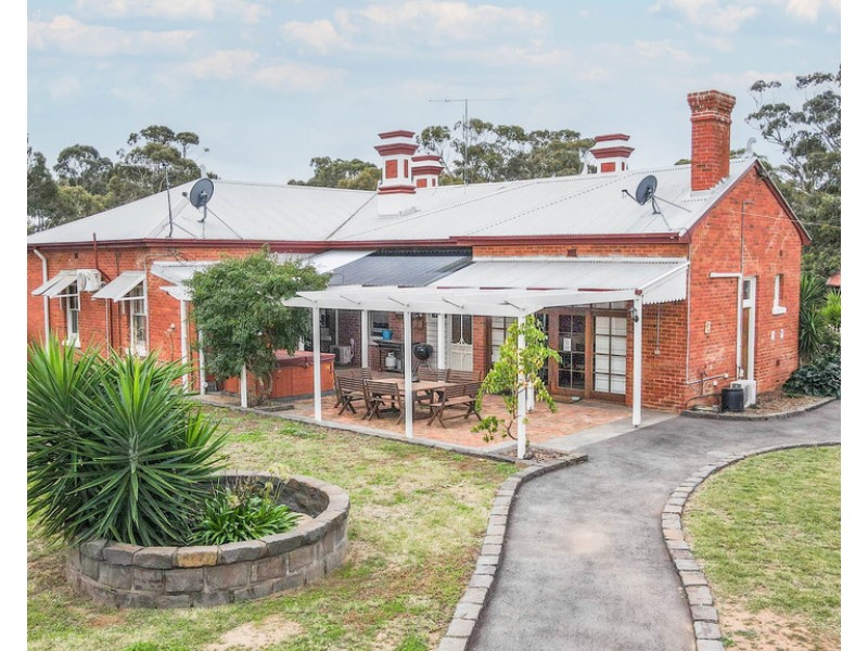 63 Whewell Street, Neilborough VIC 3570