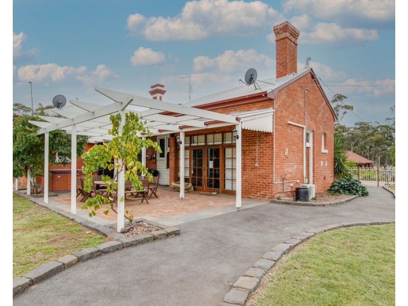 63 Whewell Street, Neilborough VIC 3570