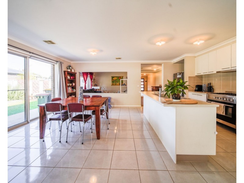 12 Sampson Place, Marong VIC 3515