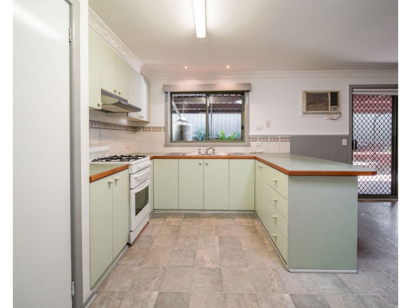 10 Dean Street, Long Gully VIC 3550