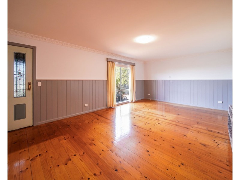 10 Dean Street, Long Gully VIC 3550