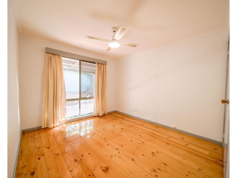 10 Dean Street, Long Gully VIC 3550