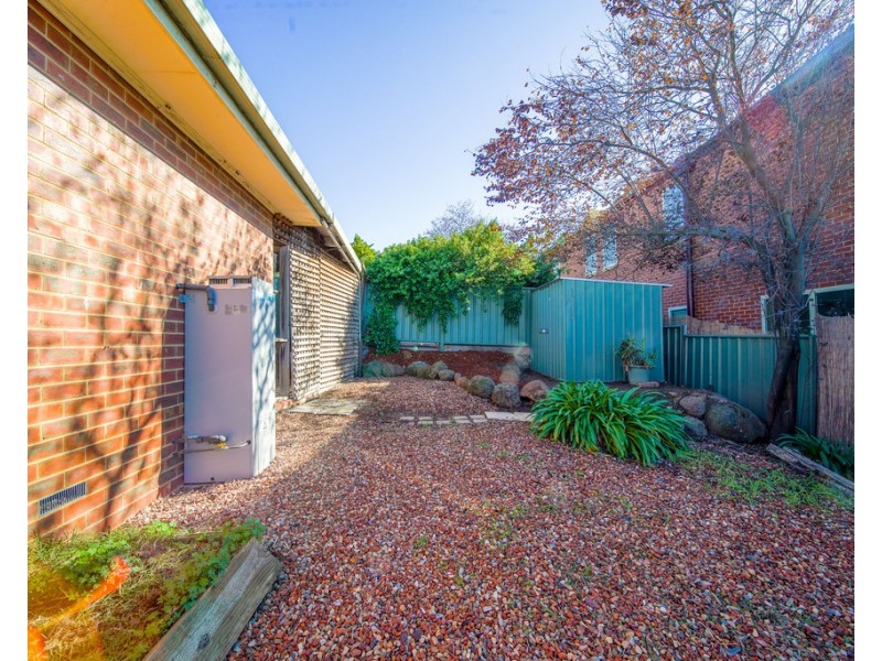 10 Dean Street, Long Gully VIC 3550