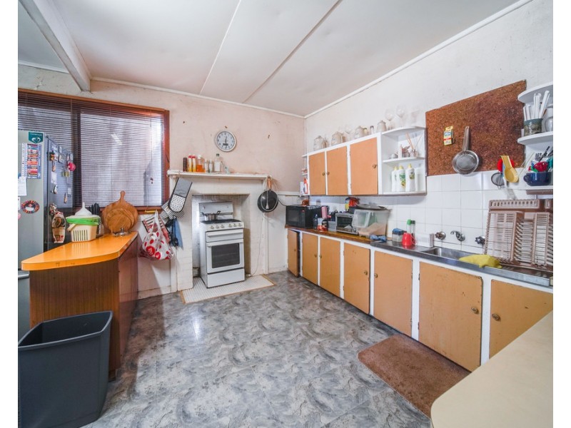 10 Bolt Street, Long Gully VIC 3550