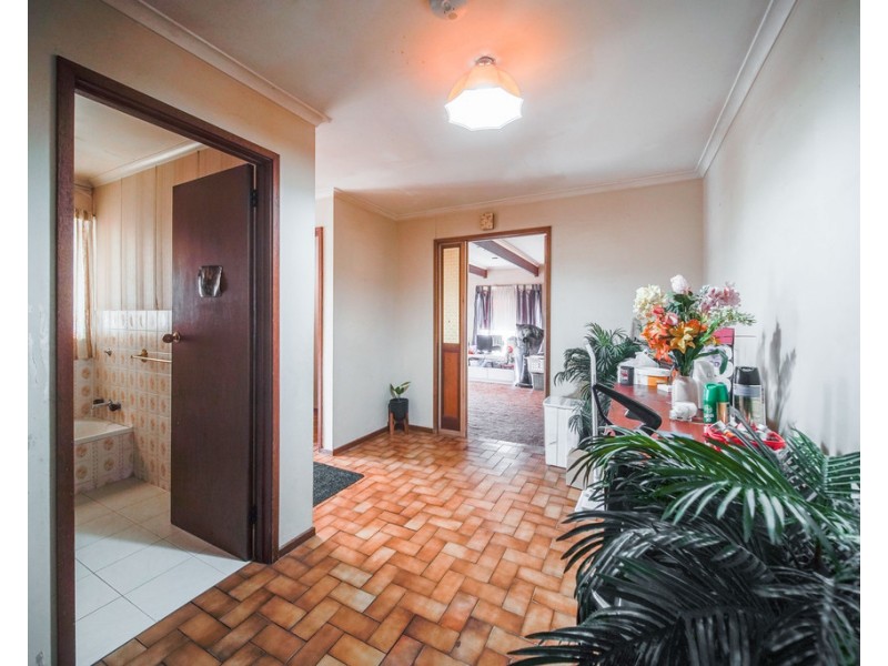 10 Bolt Street, Long Gully VIC 3550