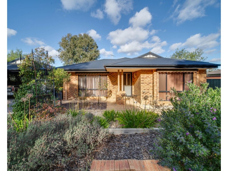 9 Aspera Way, Kangaroo Flat VIC 3555