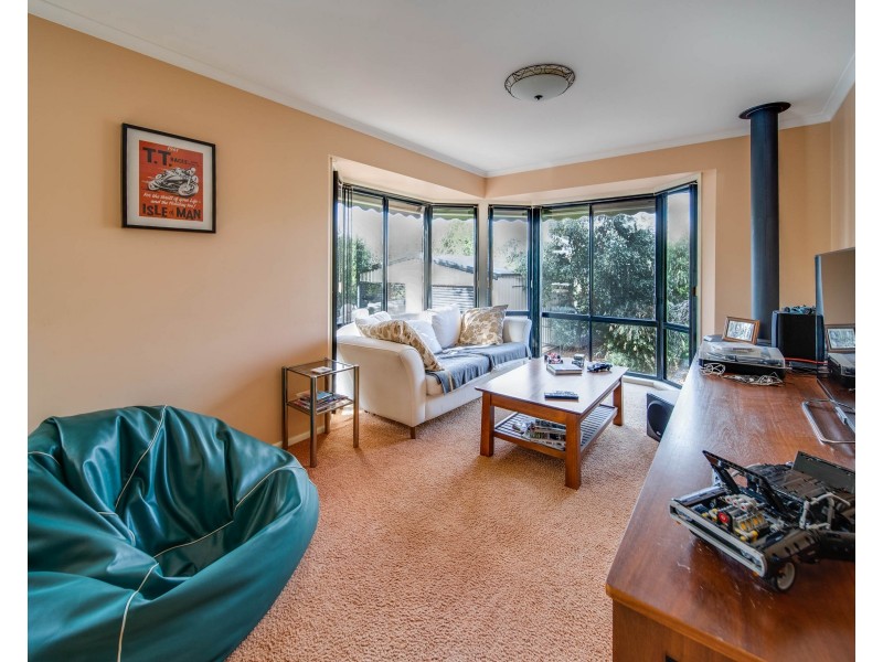 9 Aspera Way, Kangaroo Flat VIC 3555