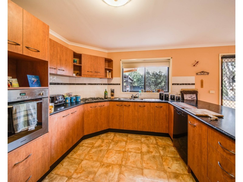 9 Aspera Way, Kangaroo Flat VIC 3555