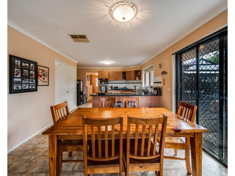 9 Aspera Way, Kangaroo Flat VIC 3555