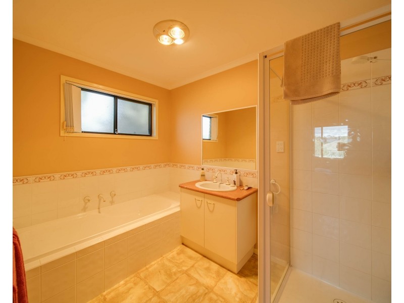 9 Aspera Way, Kangaroo Flat VIC 3555