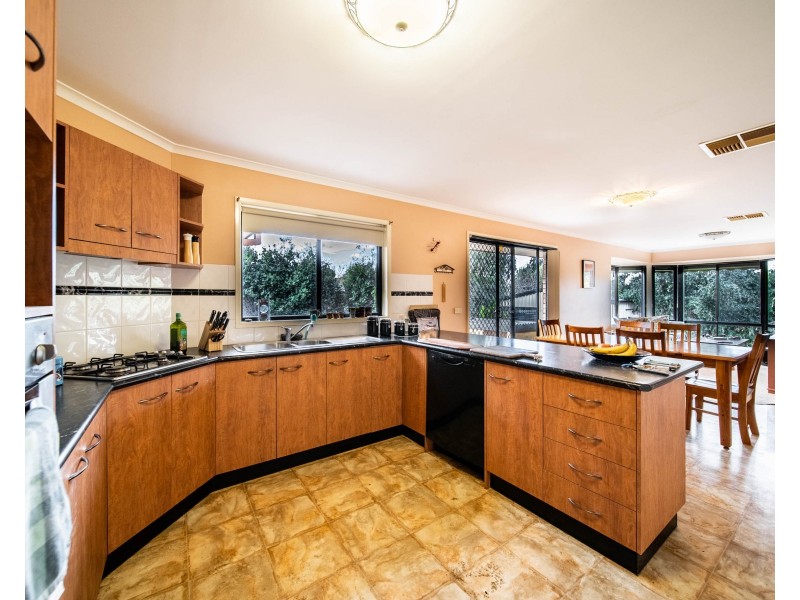 9 Aspera Way, Kangaroo Flat VIC 3555