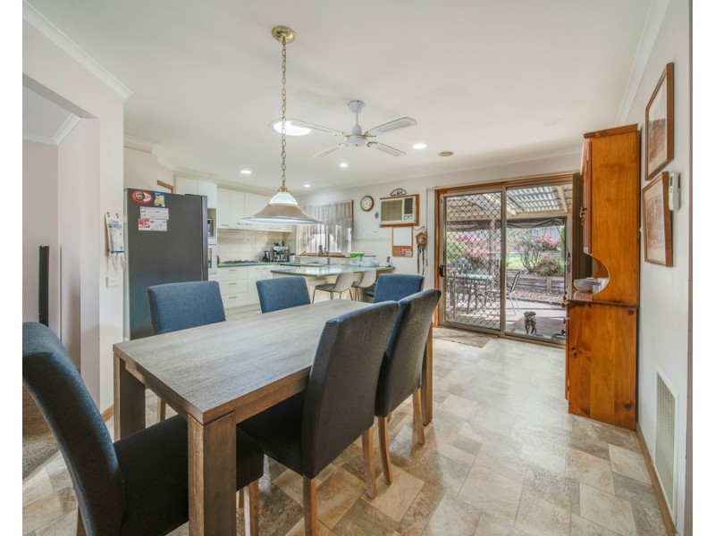 17 Lukin Crescent, Kangaroo Flat VIC 3555