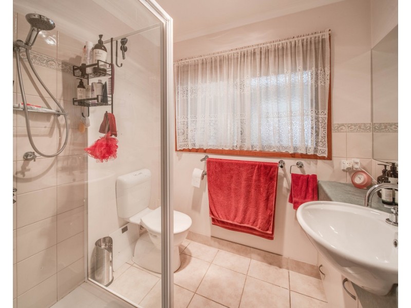 17 Lukin Crescent, Kangaroo Flat VIC 3555