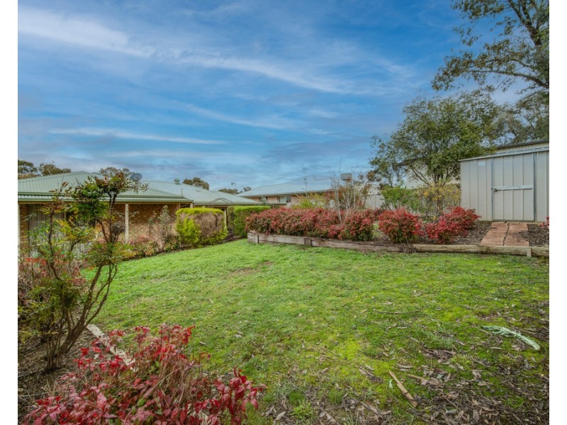 17 Lukin Crescent, Kangaroo Flat VIC 3555
