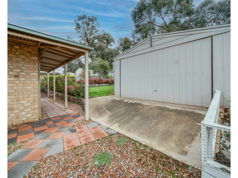 17 Lukin Crescent, Kangaroo Flat VIC 3555