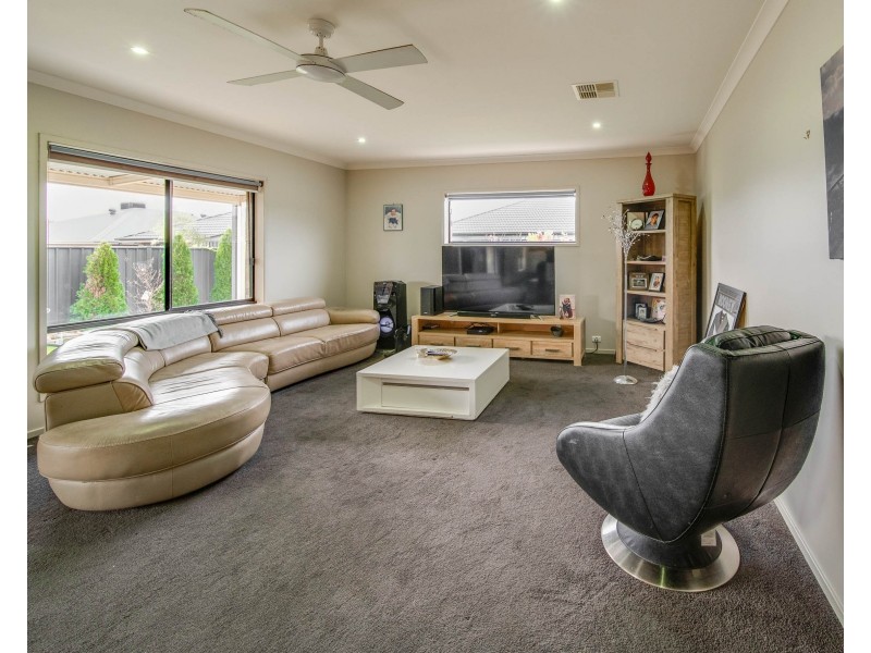 4 Fitzgerald Rd, Huntly VIC 3551