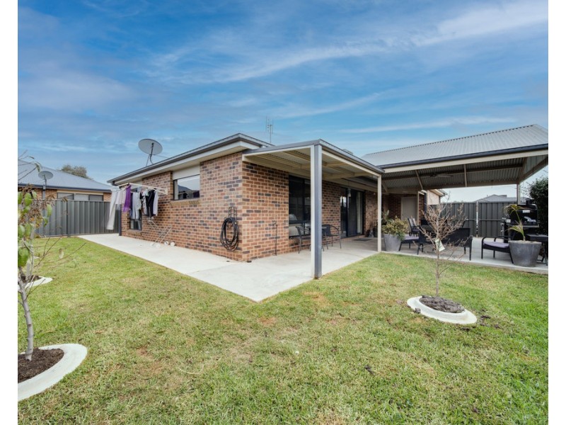 4 Fitzgerald Rd, Huntly VIC 3551