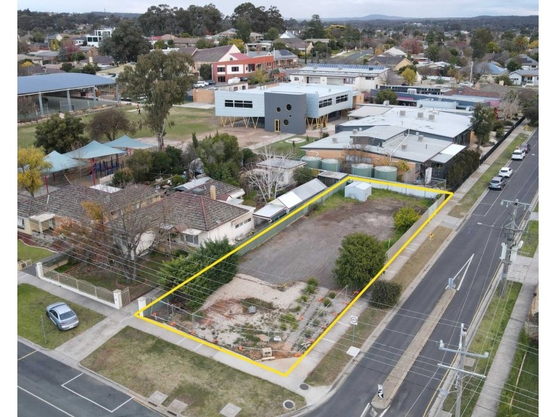 15 Lowndes Street, Kennington VIC 3550