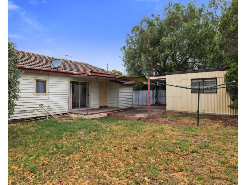 37 Holdsworth Rd, Long Gully VIC 3550