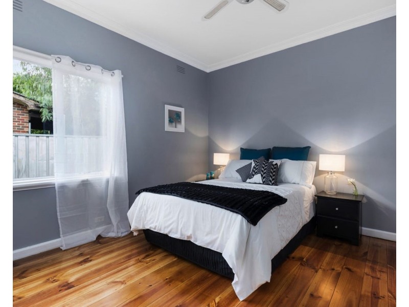 37 Holdsworth Rd, Long Gully VIC 3550