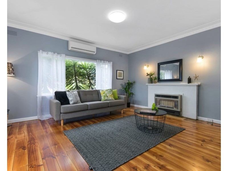 37 Holdsworth Rd, Long Gully VIC 3550