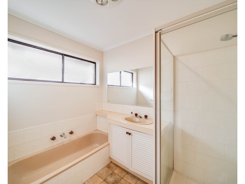 3 Graemar Court, Kangaroo Flat VIC 3555