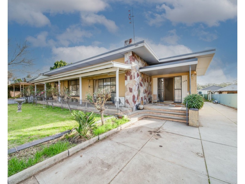 348 High Street, Kangaroo Flat VIC 3555
