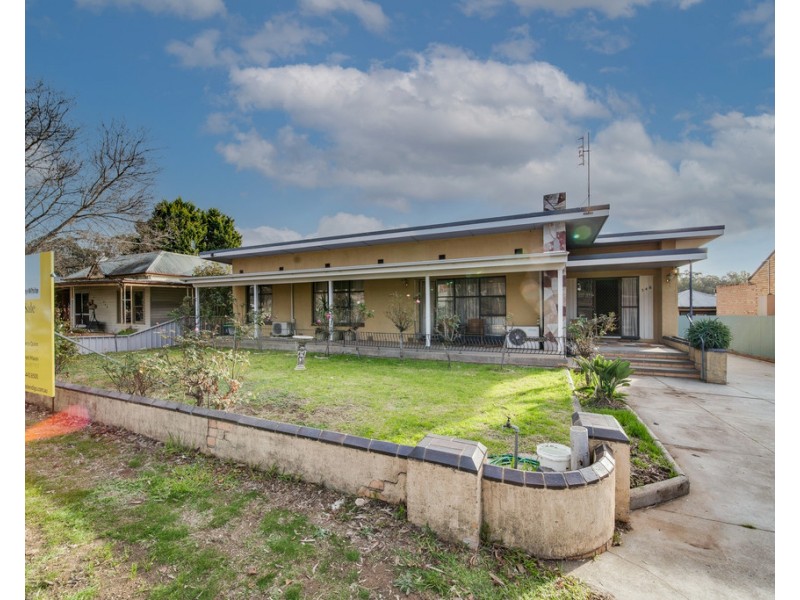348 High Street, Kangaroo Flat VIC 3555