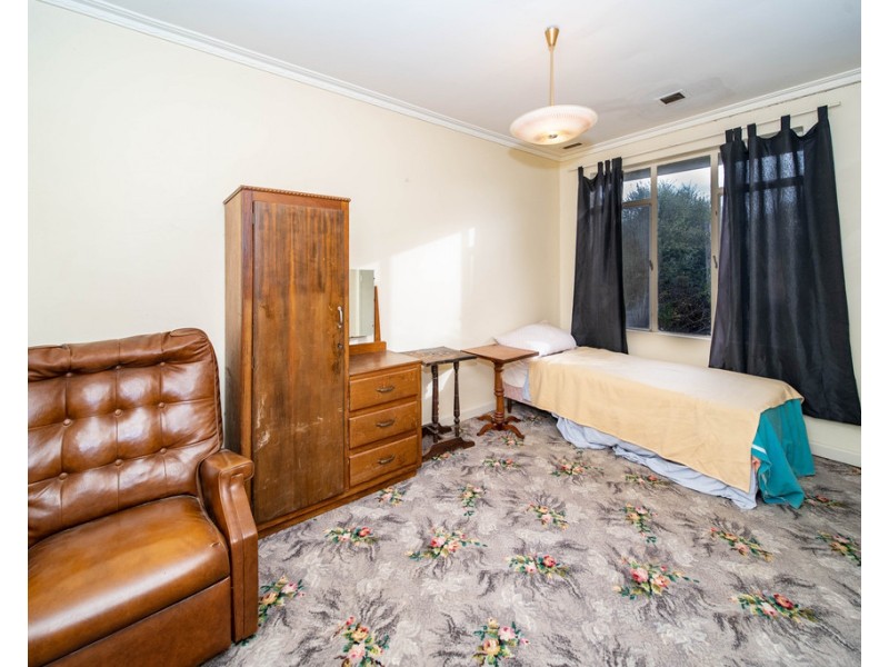 348 High Street, Kangaroo Flat VIC 3555