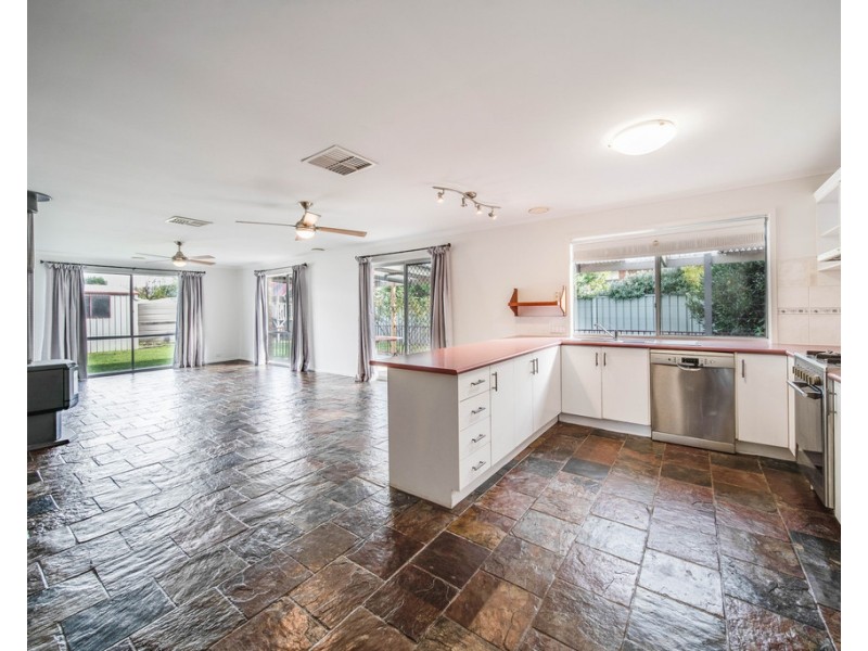 8 Medusa St, Strathfieldsaye VIC 3551