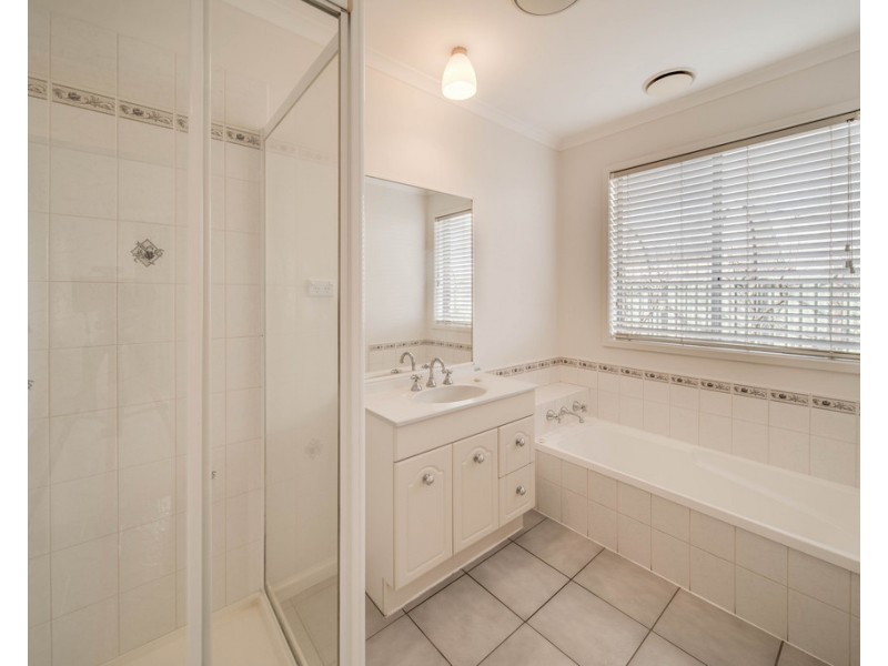8 Medusa St, Strathfieldsaye VIC 3551