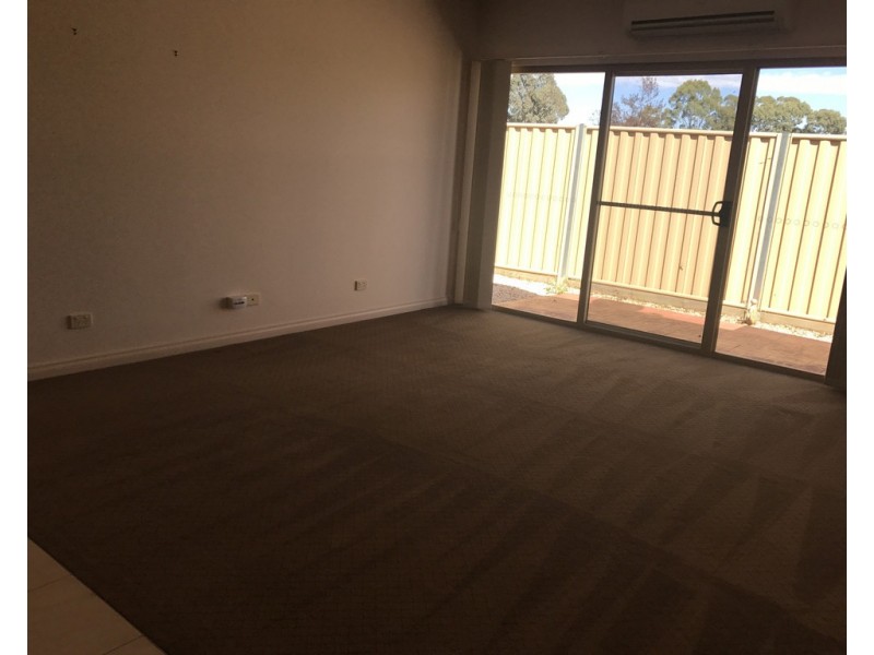 2/6 Friswell Avenue, Flora Hill VIC 3550