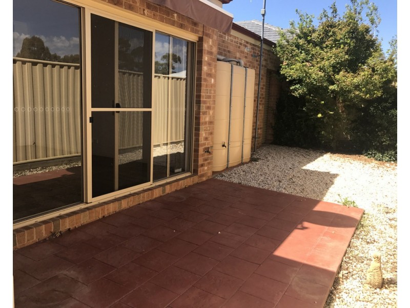 2/6 Friswell Avenue, Flora Hill VIC 3550