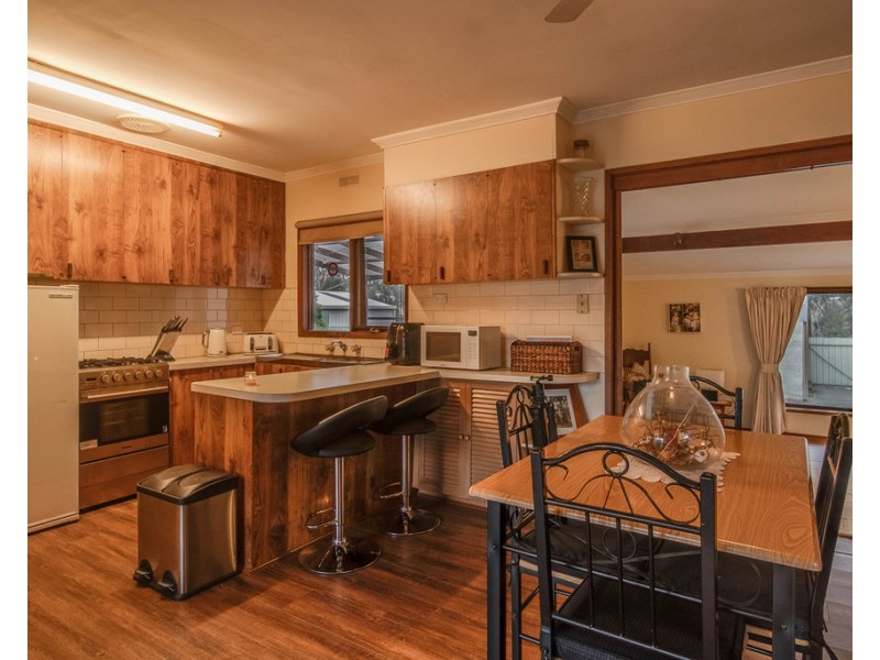 96 Lockwood Rd, Kangaroo Flat VIC 3555
