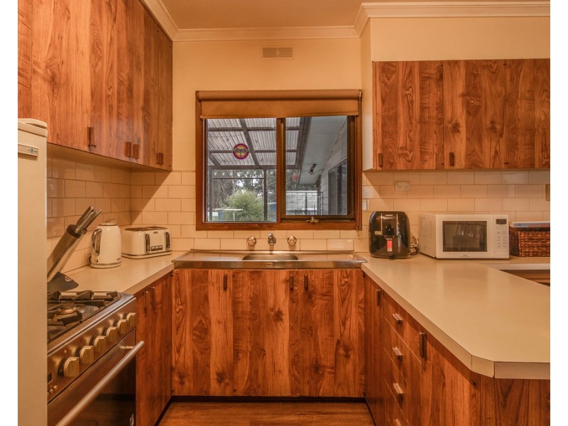96 Lockwood Rd, Kangaroo Flat VIC 3555