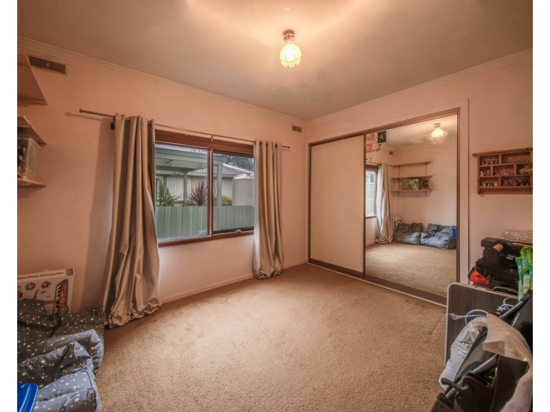 96 Lockwood Rd, Kangaroo Flat VIC 3555