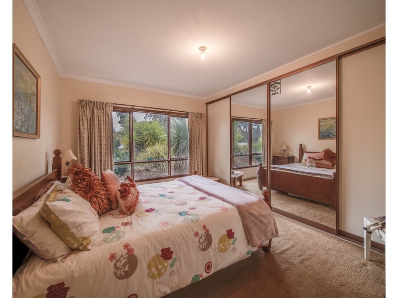 96 Lockwood Rd, Kangaroo Flat VIC 3555