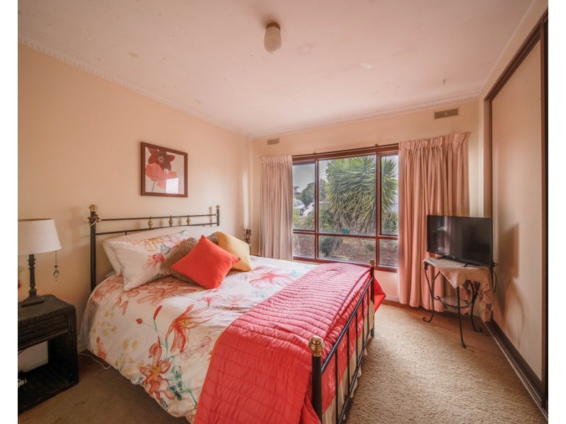 96 Lockwood Rd, Kangaroo Flat VIC 3555