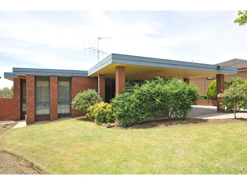 2 Hakea Street, Kennington VIC 3550